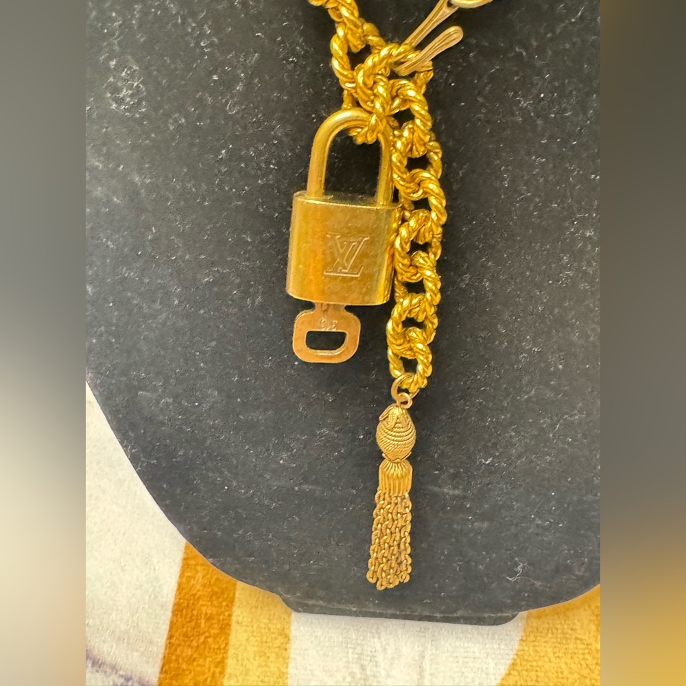 Louis Vuitton Lock & Key #316 Vintage 10K Gold Accents Teardrop Tassel Necklace - Picture 5 of 15